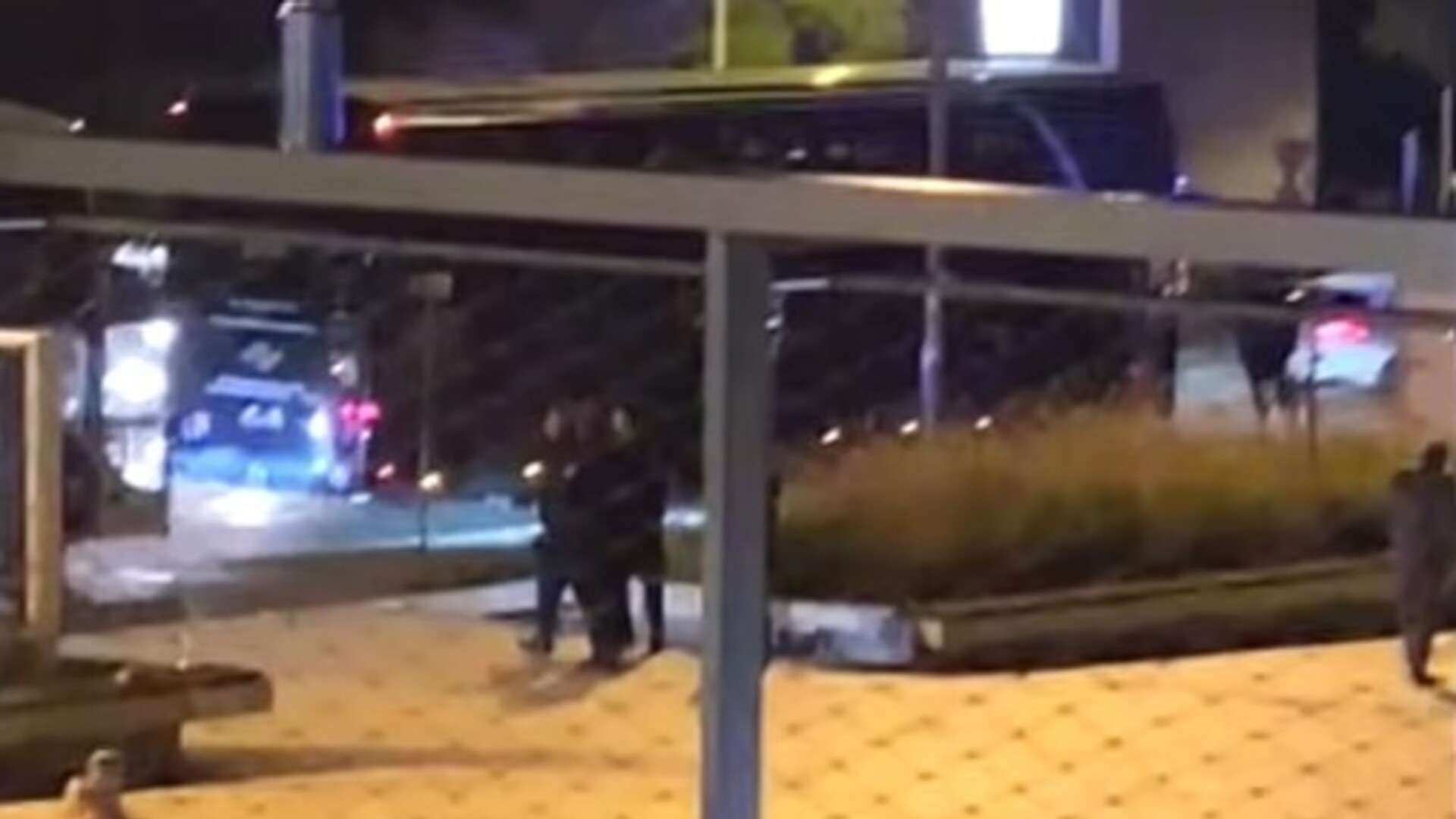 Navukli fantomke pa s palicama krenuli na srpske sportaše, incident spriječio trener. Reagirala i gradonačelnica Rijeke: "U ozbiljnom smo političkom trenutku"