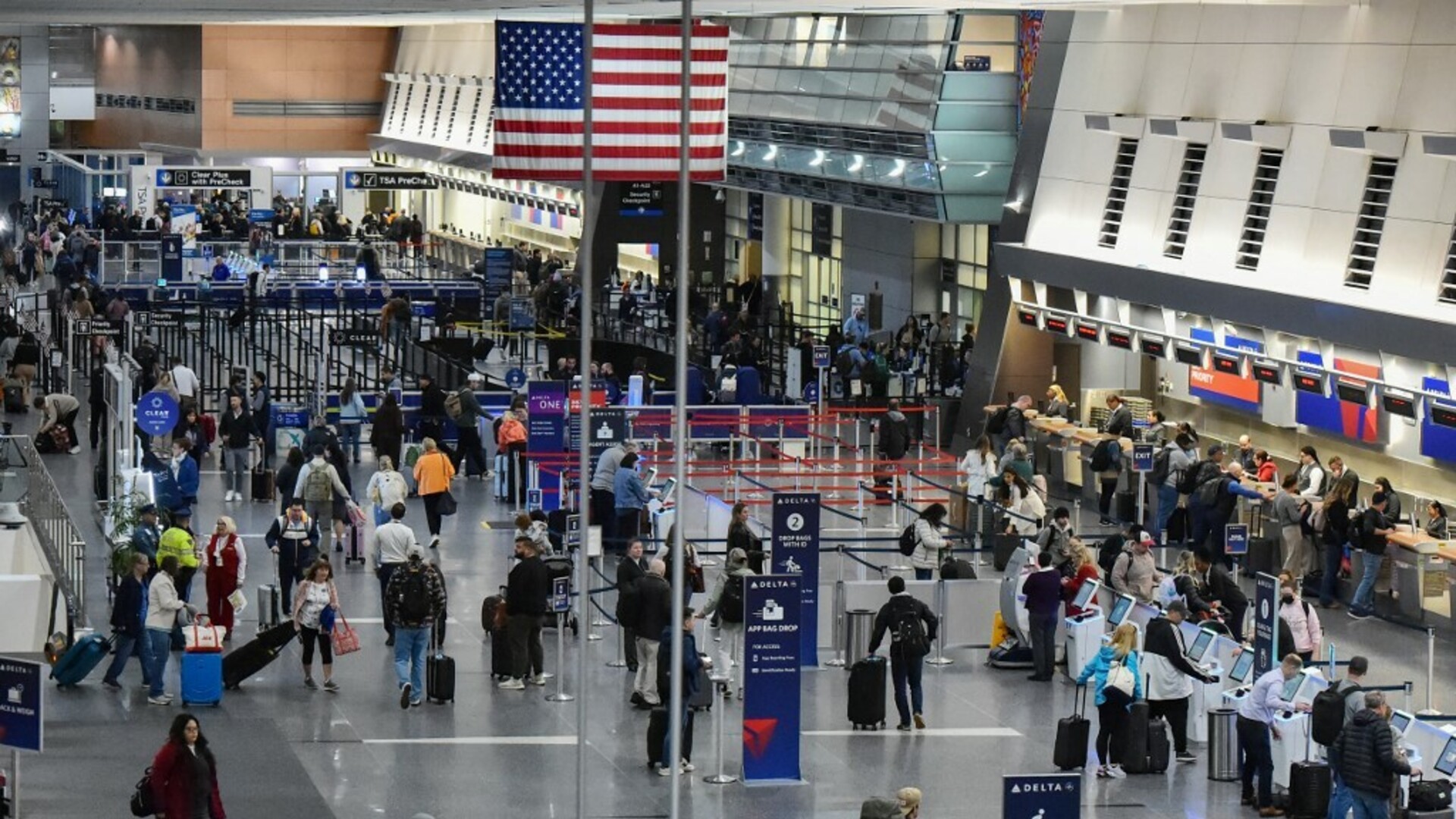 Kaos na aerodromima! Otkazano više od 1500 letova, promet je paraliziran