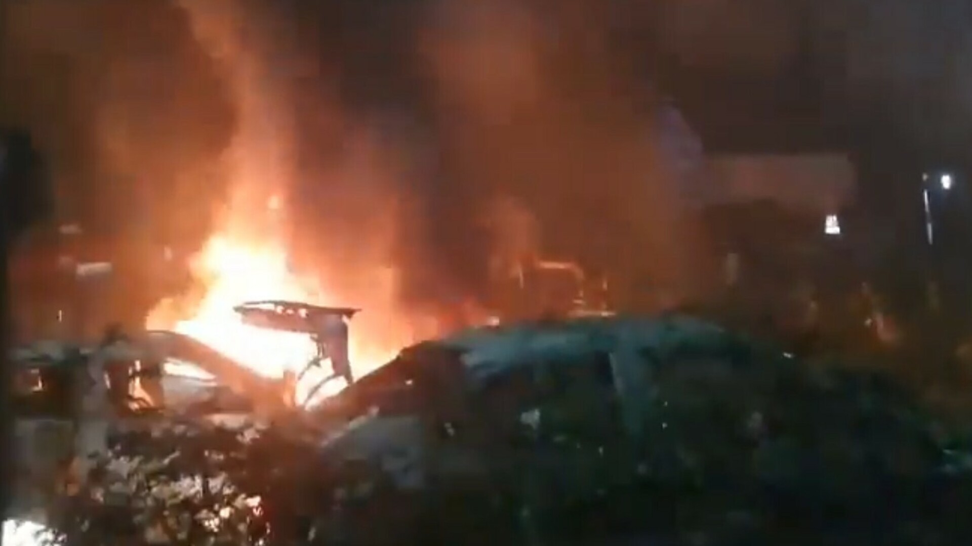 VIDEO U eksplozijama poginulo najmanje osmero ljudi, istražuje se uzrok