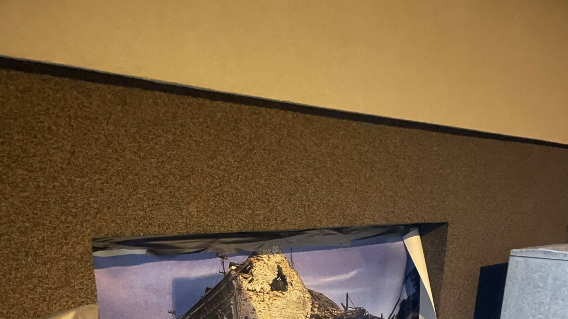 FOTO U Vukovaru polijepljene slike četnika: "'Ko o čemu, Srbi o herojima"