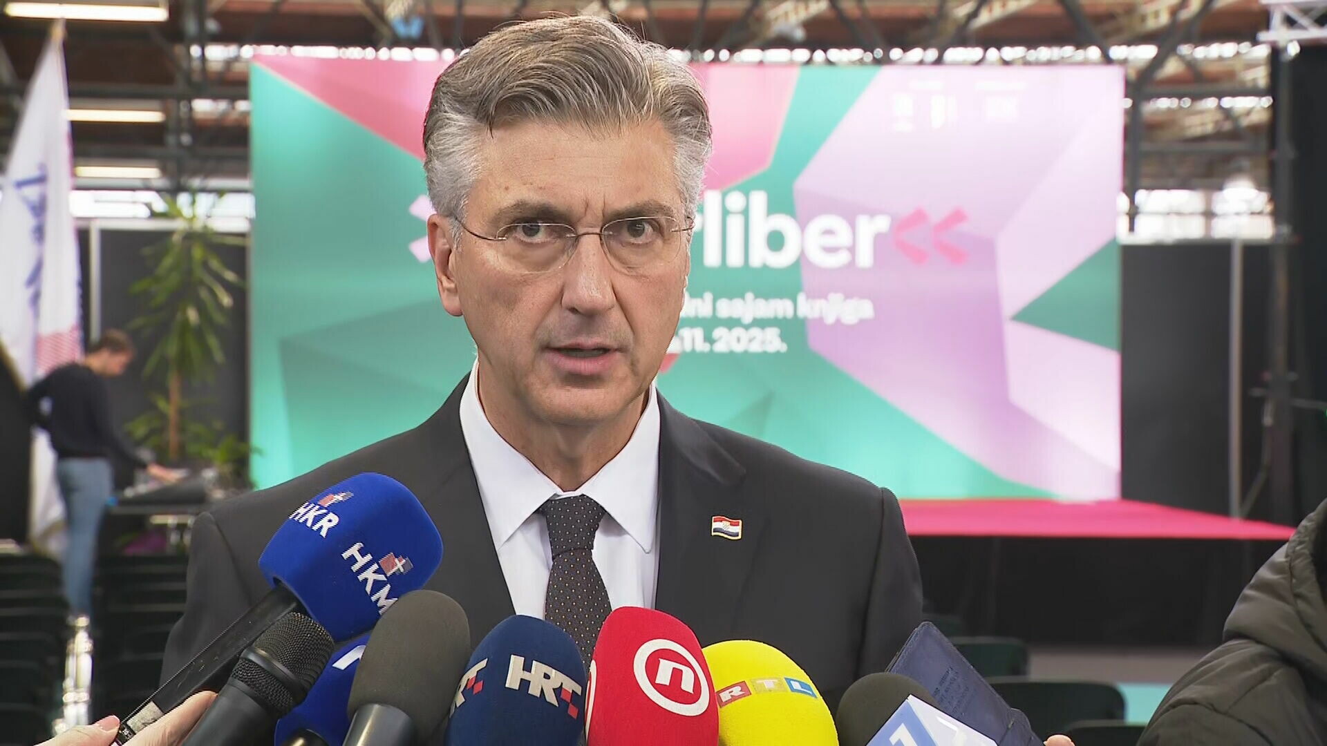 Plenković o odgodi izložbe "Srpkinja": "Čuo sam se jutros s Pupovcem..."