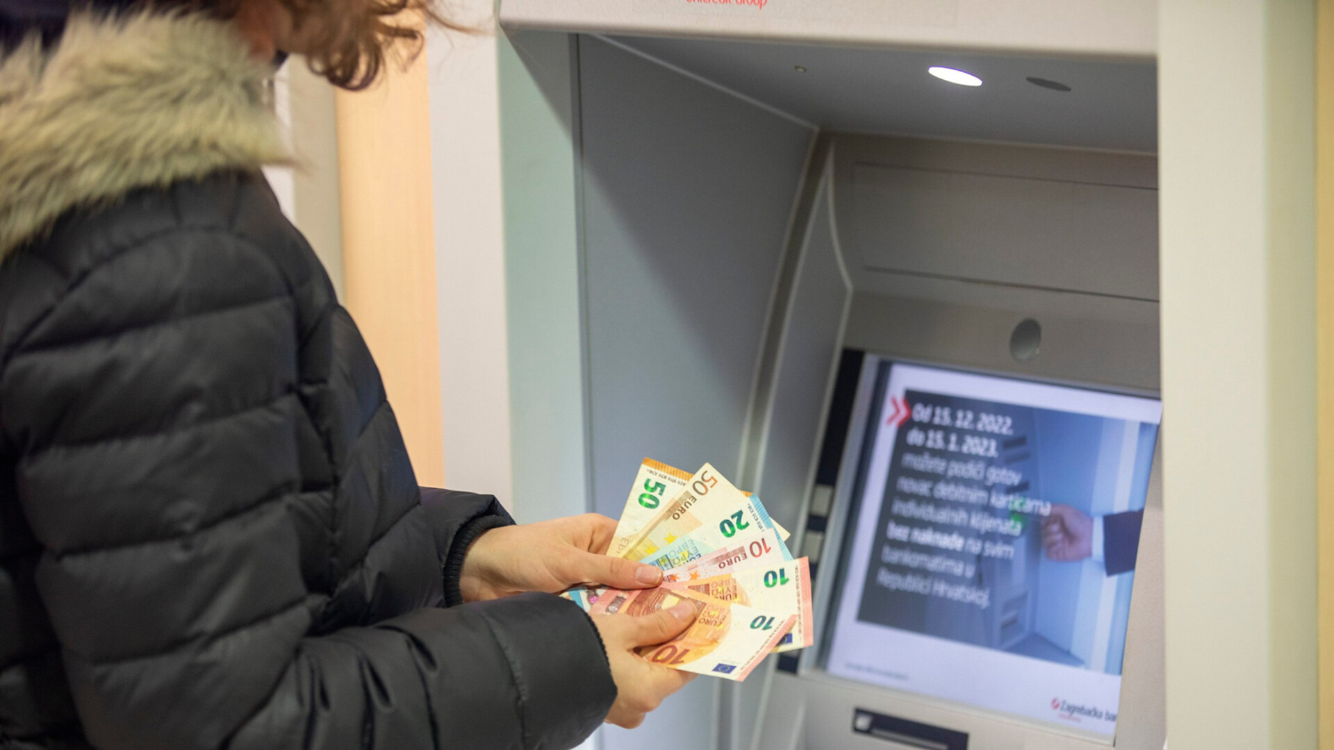 Banka upozorila klijente: Plaćanje ovim karticama od danas više nije moguće