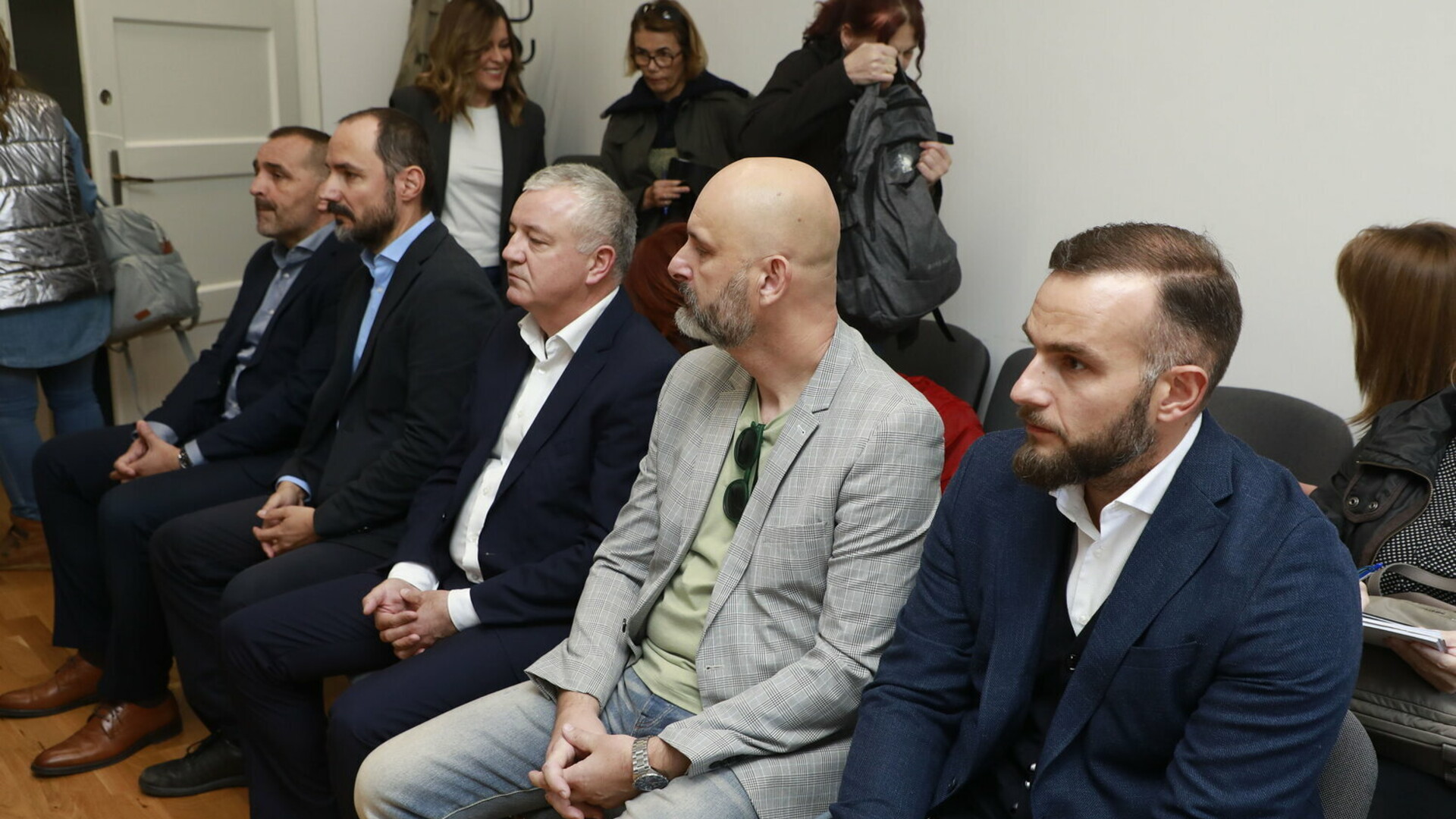 Optuženi bivši ministri izjasnili se o krivnji u aferi "po babi i stričevima": Među predloženim svjedocima i poznata imena