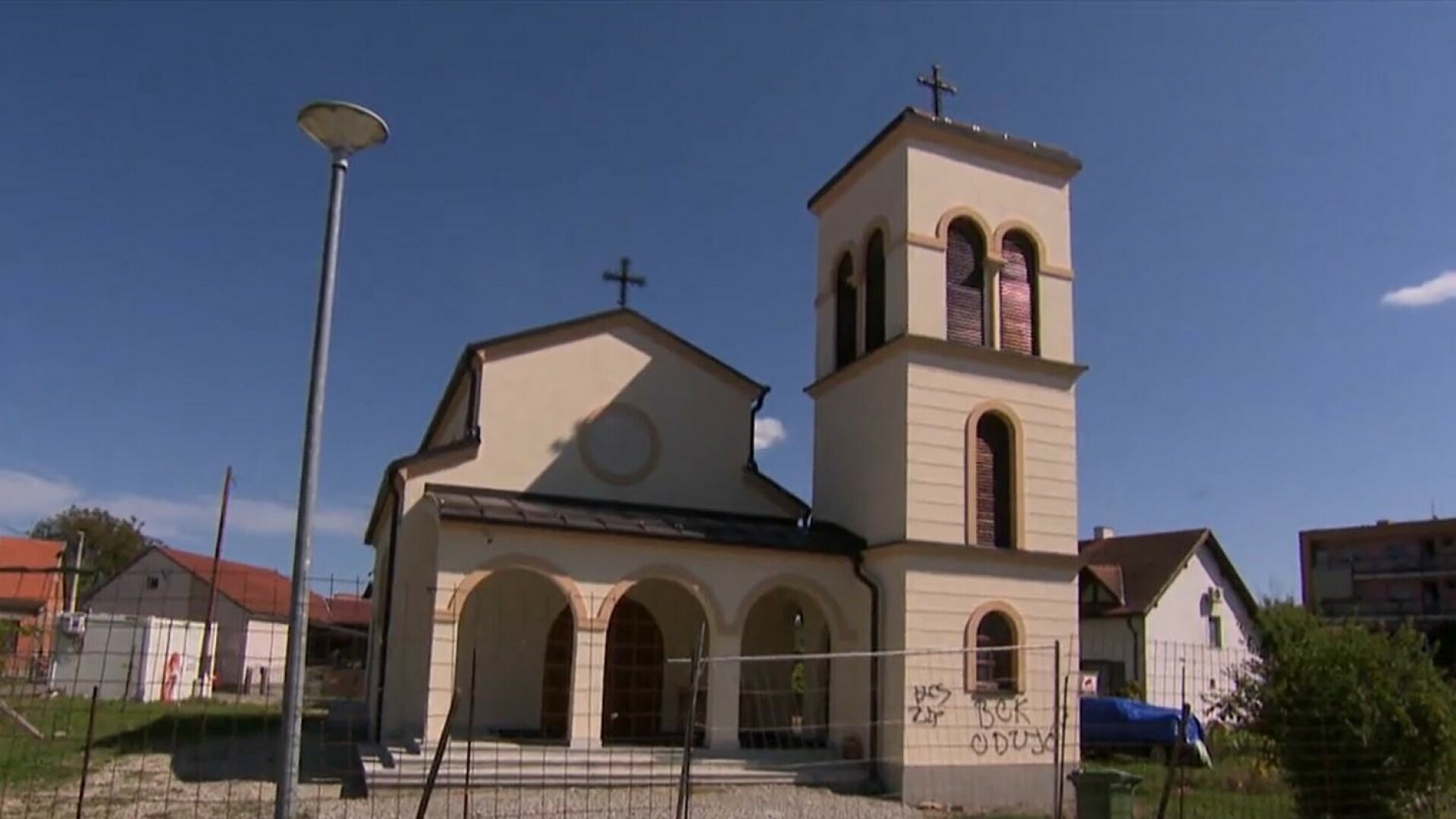 Pravoslavne Crkve Na Udaru Vandalizam I Uvredljive Poruke Povezani S