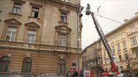 Vatrogasci saniraju zgradu u Zagrebu - 1