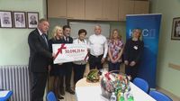 Riječki liječnici s čekom za kupnju monitora za nadzor vitalnih funkcija