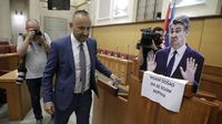 Hrvoje Zekanović ''doveo'' Zorana Milanovića u Sabor - 3