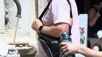 Tisuće turista, jedan WC - 4