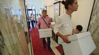 Predaja potpisa za referendum (Foto: Dnevnik.hr)