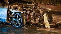 U zagrebačkoj Ulici grada Vukovara se zapalilo automobil - 4