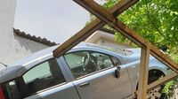 S automobilom završio na krovu kuće u Zagrebu - 3