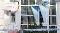 Razneseni bankomati na Turističkom uredu Tučepi - 14