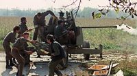 Srpska paravojska puca na položaje hrvatskih vojnika koji brane Vukovar (Foto: Arhiva/AFP)