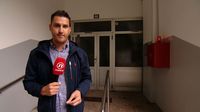 Domagoj Mikić ispred ulaza u zgradu gdje se dogodilo ubojstvo (Foto: Dnevnik.hr)