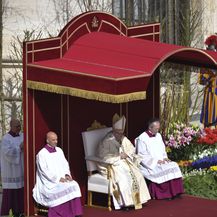 Papa predvodi misu na Uskrs (Foto: AFP) - 4