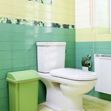 Kupaonice sa zidnim pločicama u boji - 12