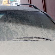 Kiša zaprljala automobile (Foto: Guliver/Thinkstock)