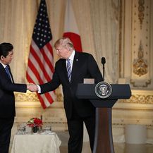 Japanski premijer Shinzo Abe i predsjednik SAD-a Donald Trump (Foto: AFP)