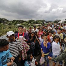 Stanovnici Venezuele bježe u Kolumbiju (Foto: AFP)