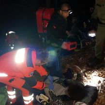 Spašavanje teško ozlijeđenog migranta (Foto: MUP)