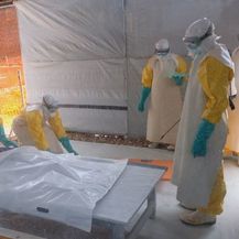Improvizirana bolnica za borbu protiv ebole (Foto: Dnevnik.hr) - 1