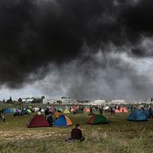 Migranti žele prijeći granicu (Foto: AFP)
