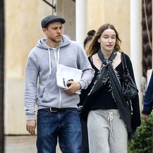 Charlie Hunnam i Morgana McNelis (Foto: Profimedia)