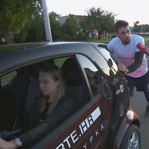 Valentina Baus prati napore Tomislava Lubenjaka (Foto: Dnevnik.hr) - 1