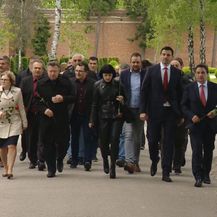 Izaslanstvo SDP-a na groblju (Foto: Dnevnik.hr)