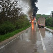 Sudar kamiona i autobusa u mjestu Barlovo u Srbiji (Foto: Telegraf.rs) - 2