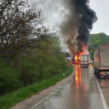 Sudar kamiona i autobusa u Srbiji (Foto: Telegraf.rs)