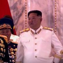 Sjeverna Koreja pokazala vojnu moć - 2