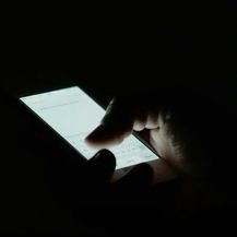 In Magazin: Poznati o ovisnosti o mobitelu - 4