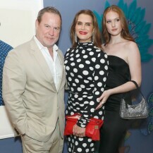 Brooke Shields sa suprugom Chrisom i kćeri Grier Hammond