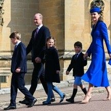 Catherine Middleton u kraljevsko plavoj haljini - 1