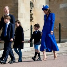 Catherine Middleton u kraljevsko plavoj haljini - 3