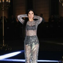 Demi Moore u svjetlucavoj prozirnoj haljini