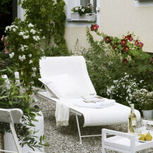 Elegantni vrt uređen u bijeloj boji - 11