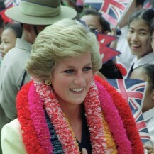 Princeza Diana nosila je sako u boji narcisa prilikom posjeta Hong Kongu