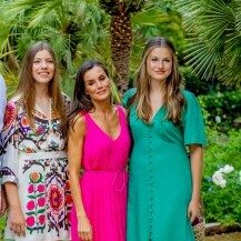 Članice španjolske kraljevske obitelji obožavaju nositi haljine u bojama