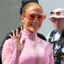 Jennifer Lopez na F1 stazi u Saudijskoj Arabiji 2025. - 3