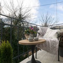 Balkon s pogledom na vrt u blizini Trga bana Josipa Jelačića