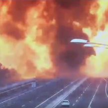 Eksplozija cisterne (Screenshot: Twitter)