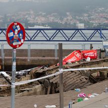 Urušena platforma u Španjolskoj (Foto: AFP)