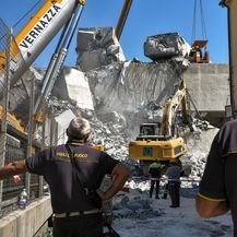 Spasioci tragaju za preživjelima (Foto: AFP)