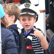 Princ George u mornarskom izdanju