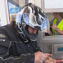 Bajkeri plaćaju kovanicama (Foto: Dnevnik.hr)