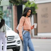 Kendall Jenner u trapericama brenda Oblanc