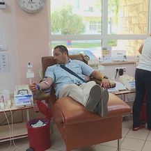 Ljudi daruju krv (Foto: Dnevnik.hr)