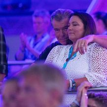 Pierce Brosnan i Keely Shaye Smith (Foto: Profimedia)